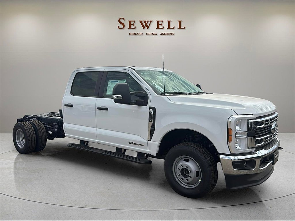 New 2025 Ford F350 XL w/ XL Chrome Package image 7