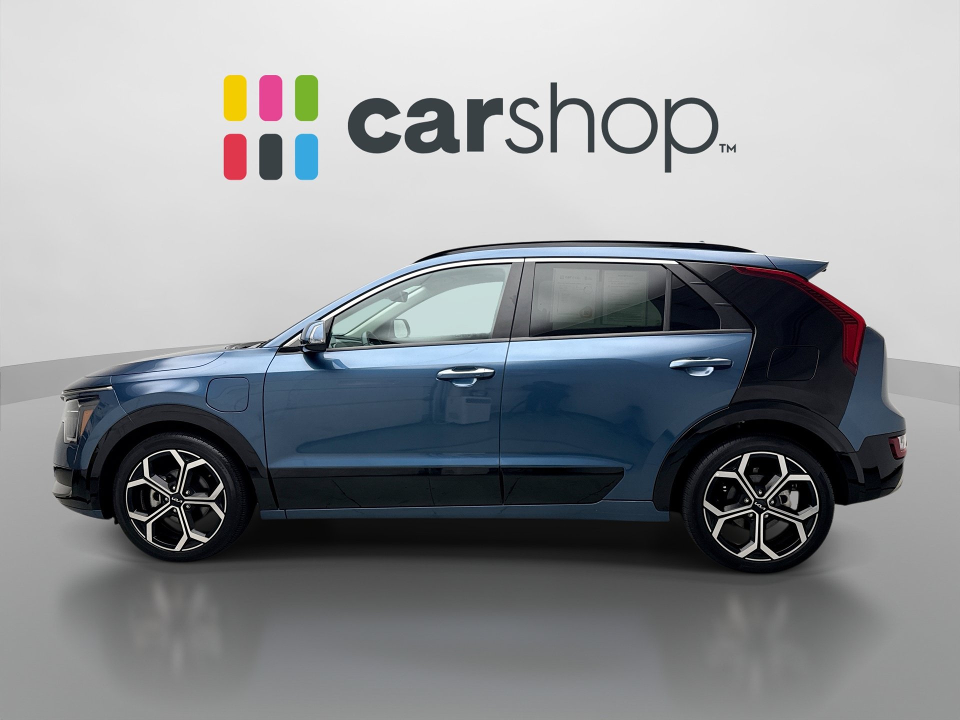 Used 2023 Kia Niro SX Touring FWD image 2