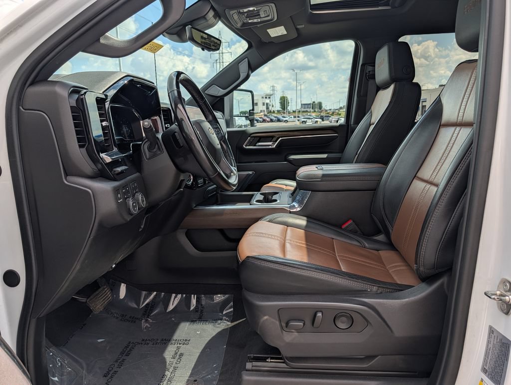 Used 2024 Chevrolet Silverado 3500 High Country w/ High Country Premium Package AWD/4WD image 14