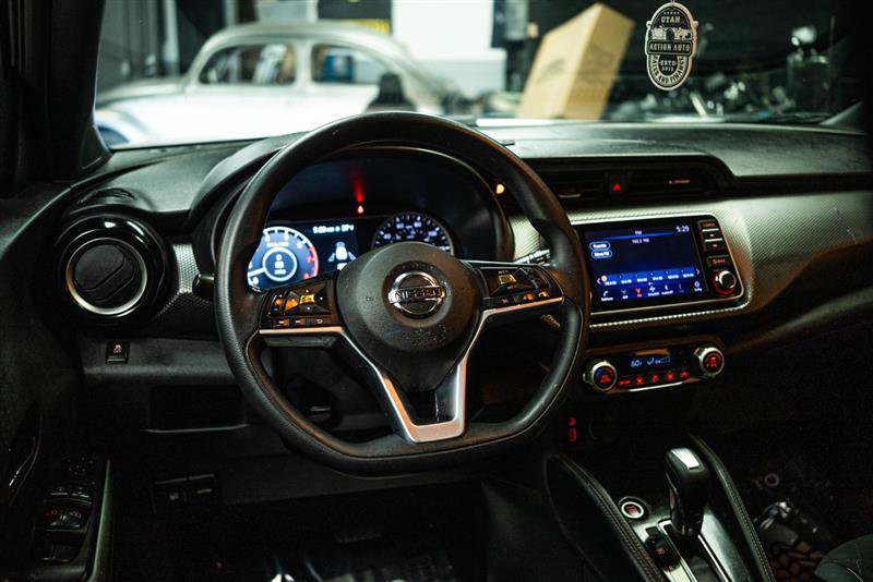 Used 2018 Nissan Kicks SV image 14
