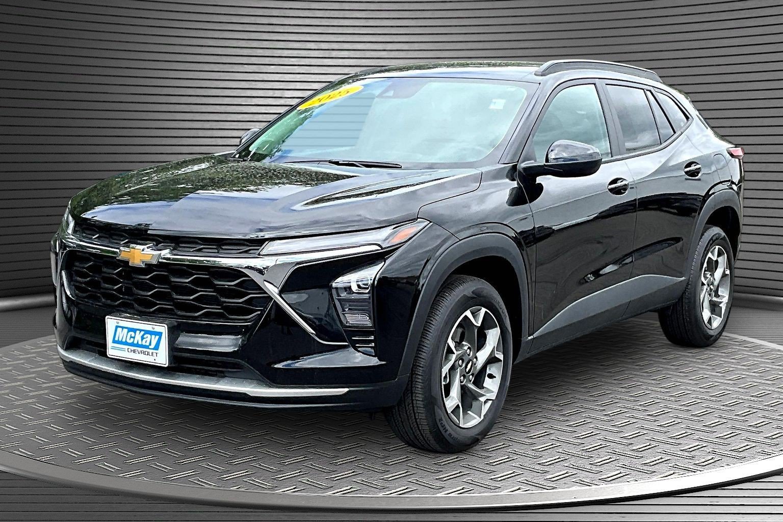 Used 2025 Chevrolet Trax LT w/ Driver Confidence Package FWD image 3