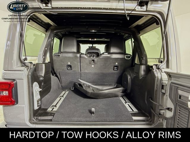 Used 2019 Jeep Wrangler Unlimited Sahara image 25