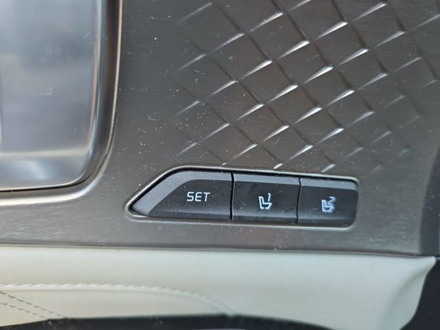 Used 2022 Kia Sorento SX Prestige w/ Panoramic Sunroof Package image 12