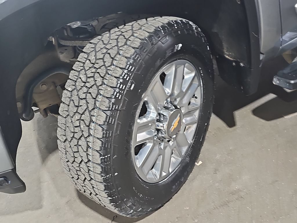 Certified 2024 Chevrolet Silverado 2500 High Country w/ High Country Premium Package AWD/4WD image 38