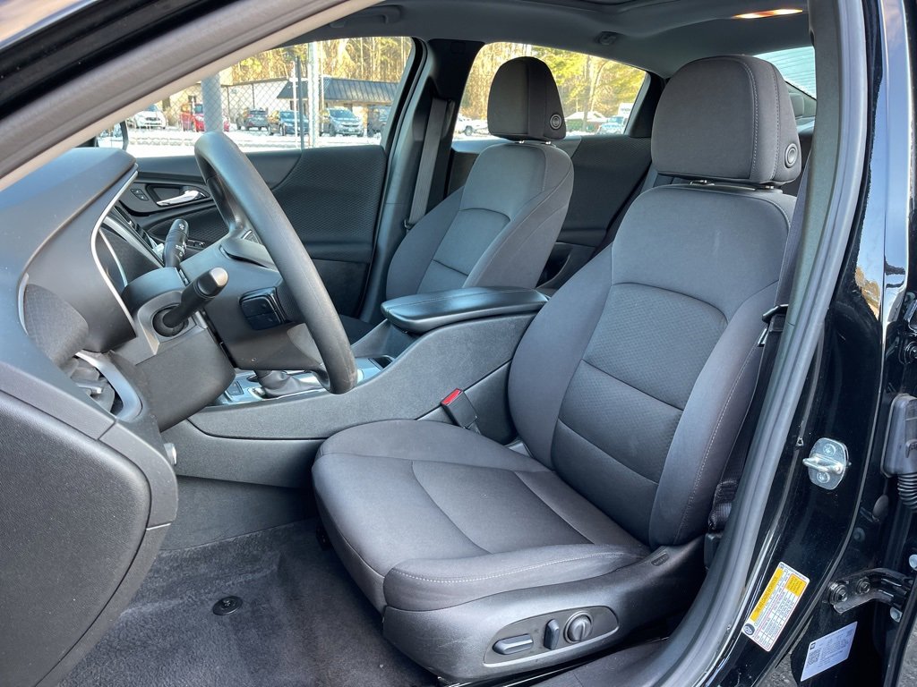 Used 2024 Chevrolet Malibu LT image 23