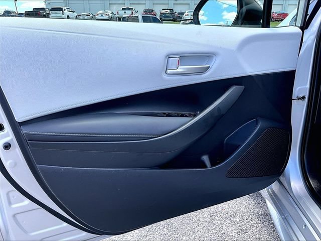 Used 2023 Toyota Corolla SE w/ SE Premium Package FWD image 9