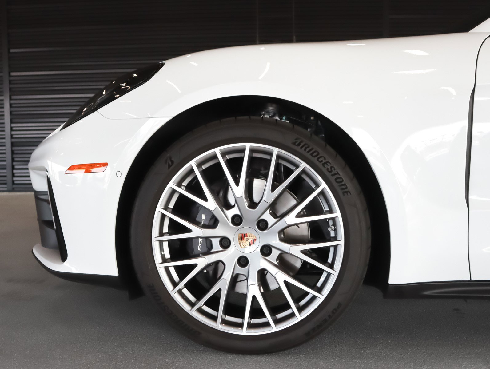 Certified 2025 Porsche Panamera 4 image 13