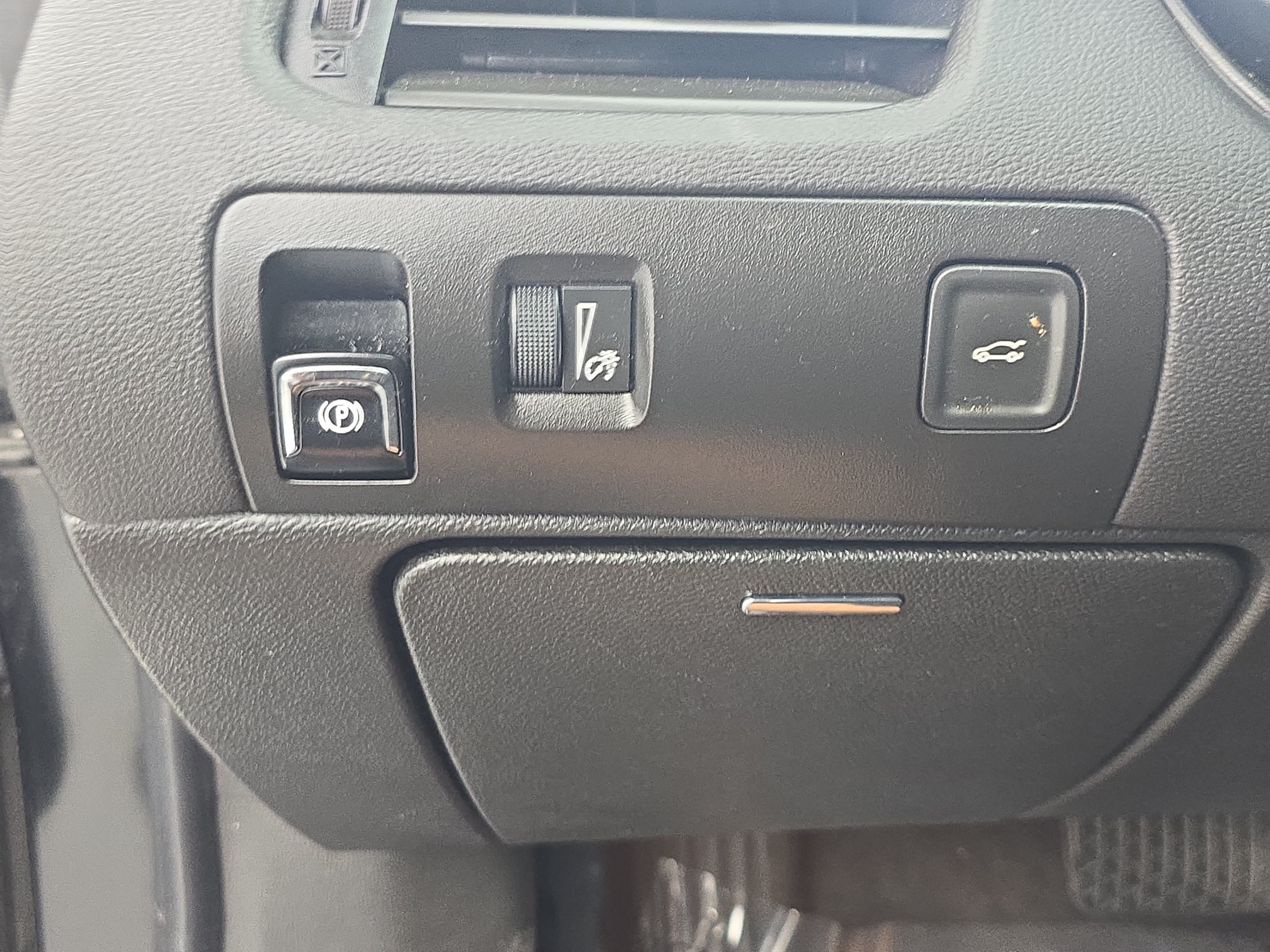 Used 2017 Chevrolet Impala LT FWD image 25