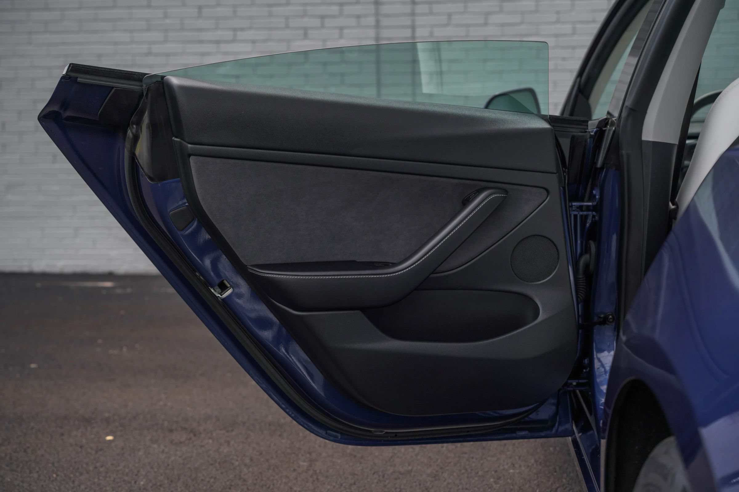 Used 2023 Tesla Model 3 Standard Range RWD image 31