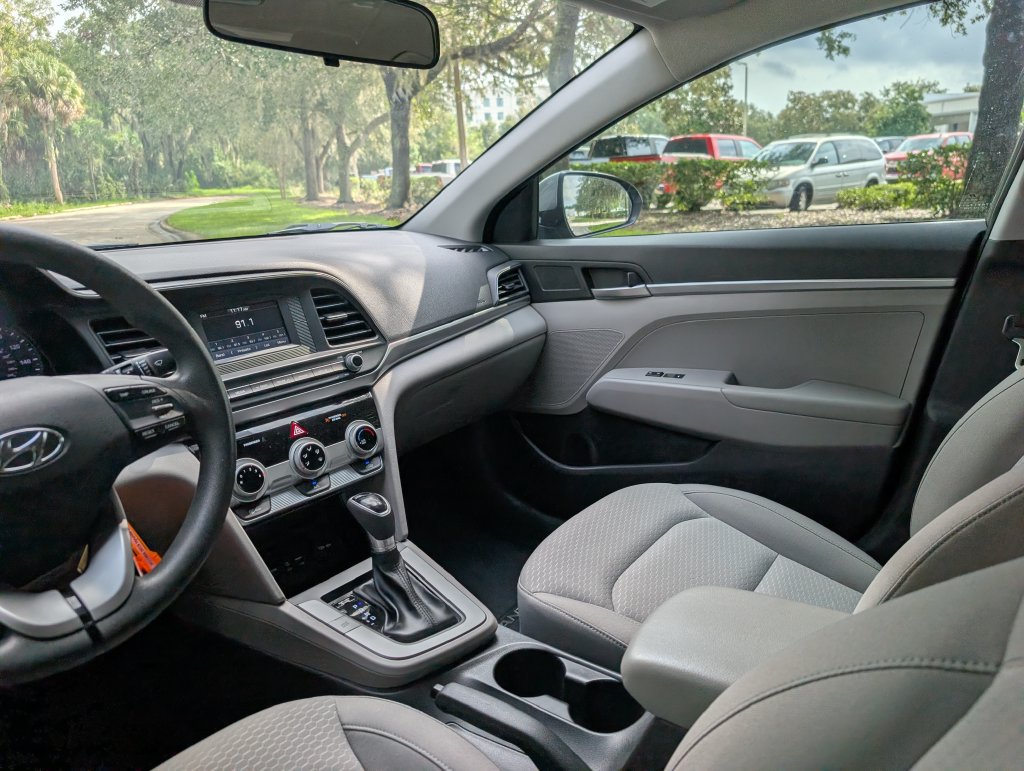 Used 2019 Hyundai Elantra SE FWD image 14
