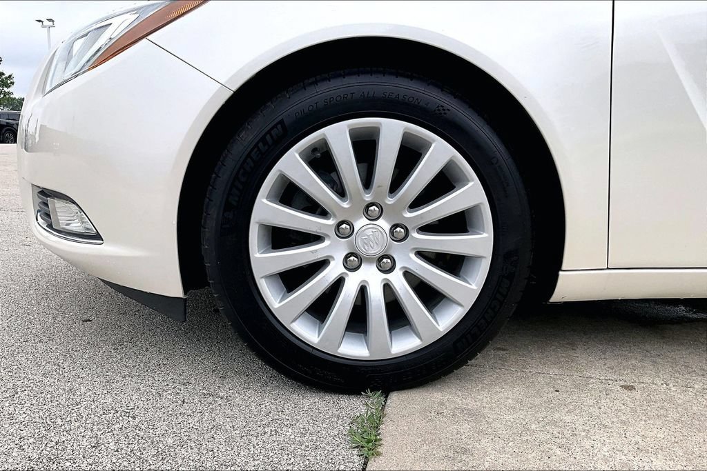 Used 2013 Buick Regal Premium FWD image 10
