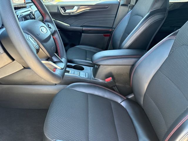 Used 2025 Ford Escape ST-Line image 13