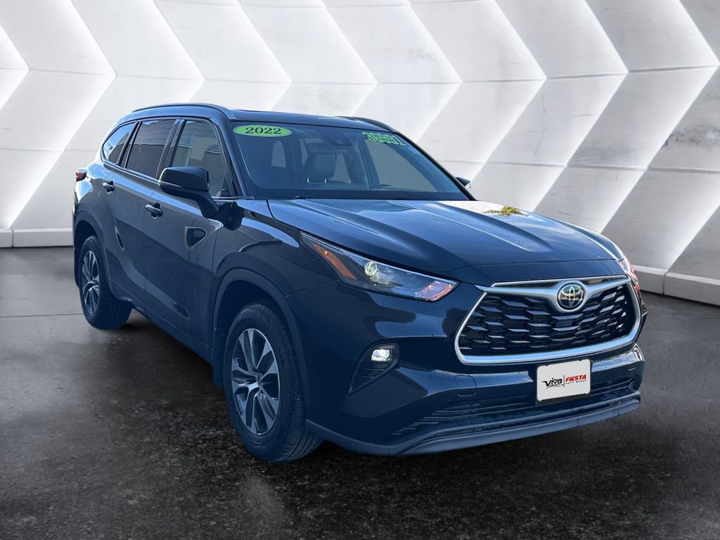 Used 2022 Toyota Highlander XLE