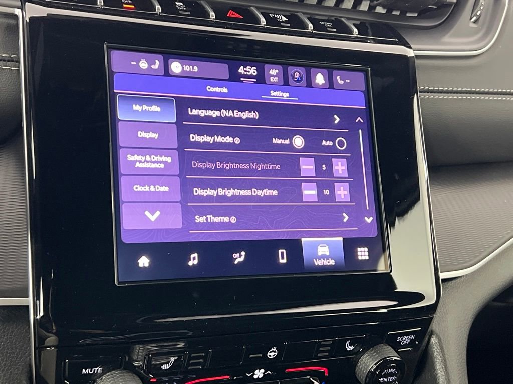 New 2025 Jeep Grand Cherokee Laredo w/ Luxury Tech Group I image 35