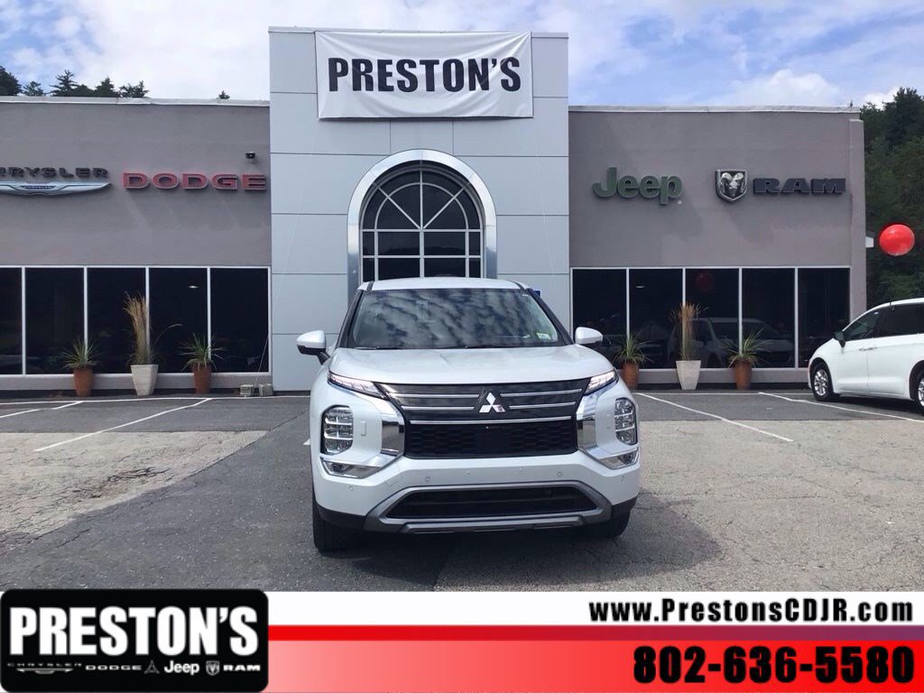 Used 2025 Mitsubishi Outlander AWD image 9