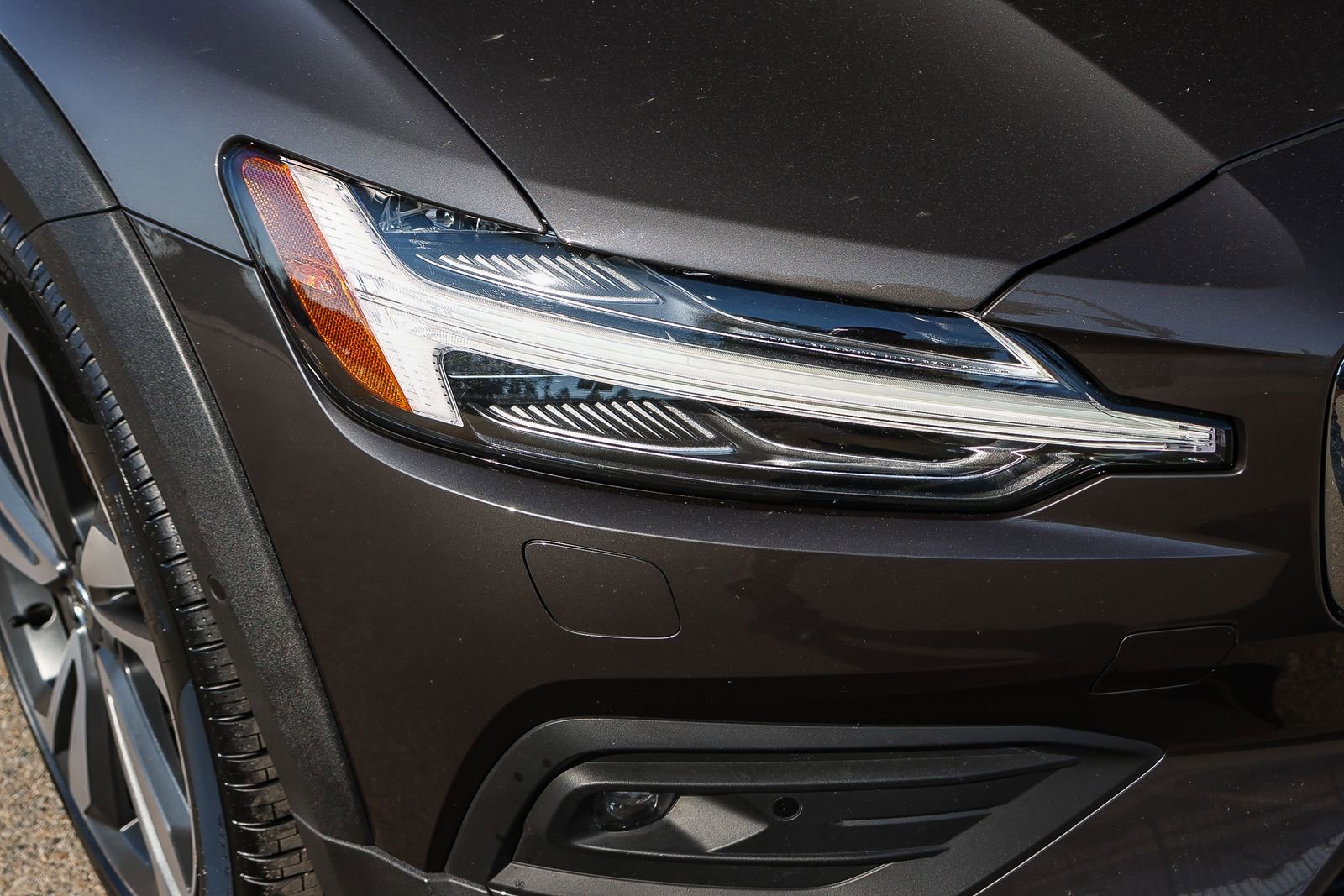 Used 2025 Volvo V60 B5 Cross Country Plus image 15