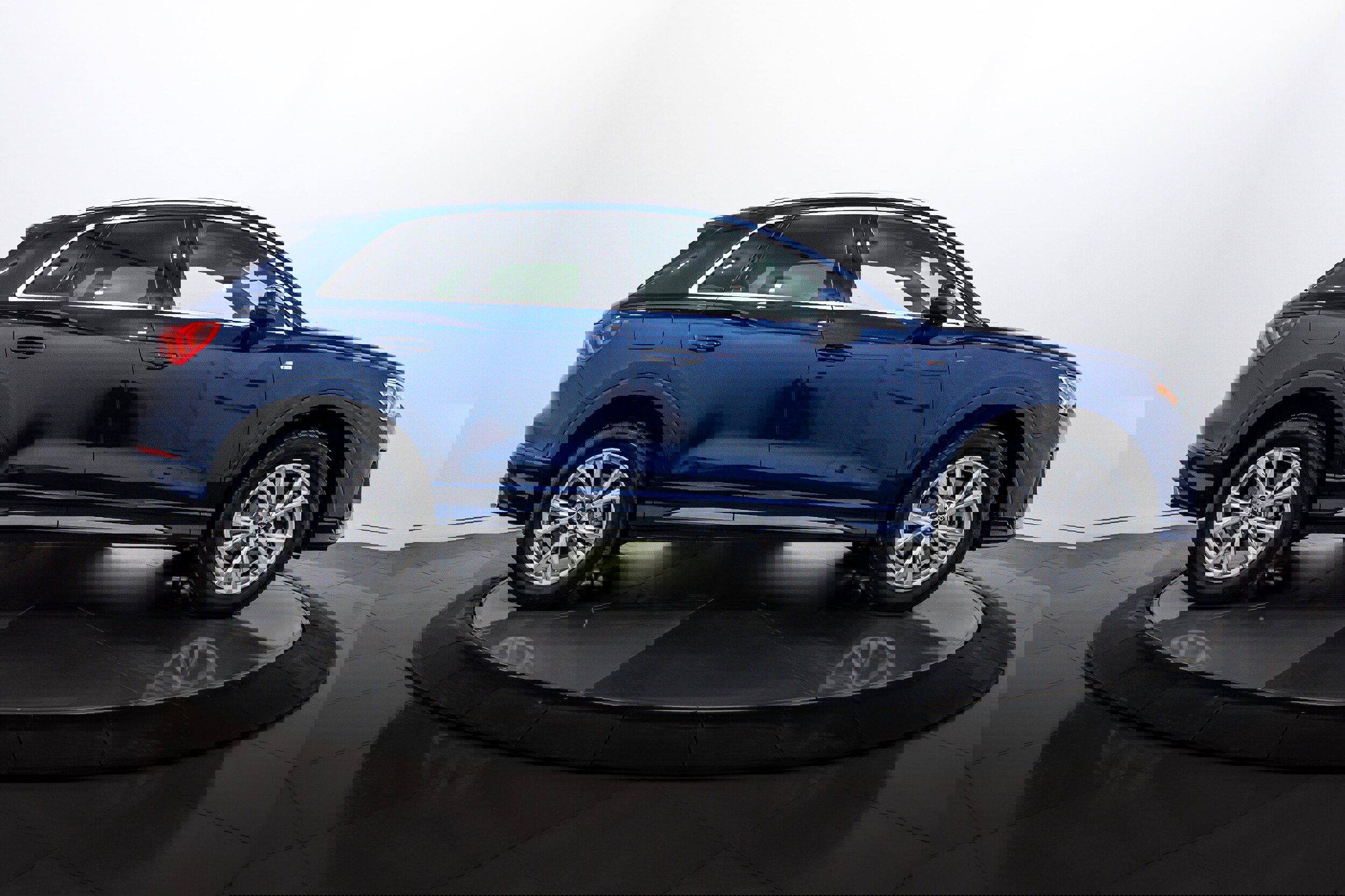 Certified 2023 Audi Q3 2.0T Premium Plus w/ Premium Plus Package image 3