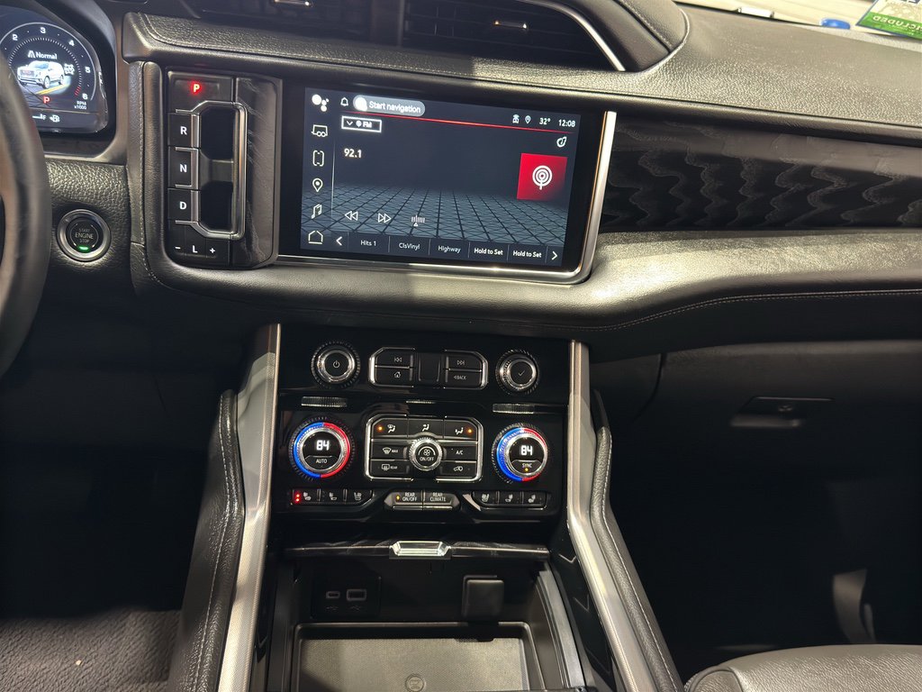 Used 2024 GMC Yukon XL Denali image 32