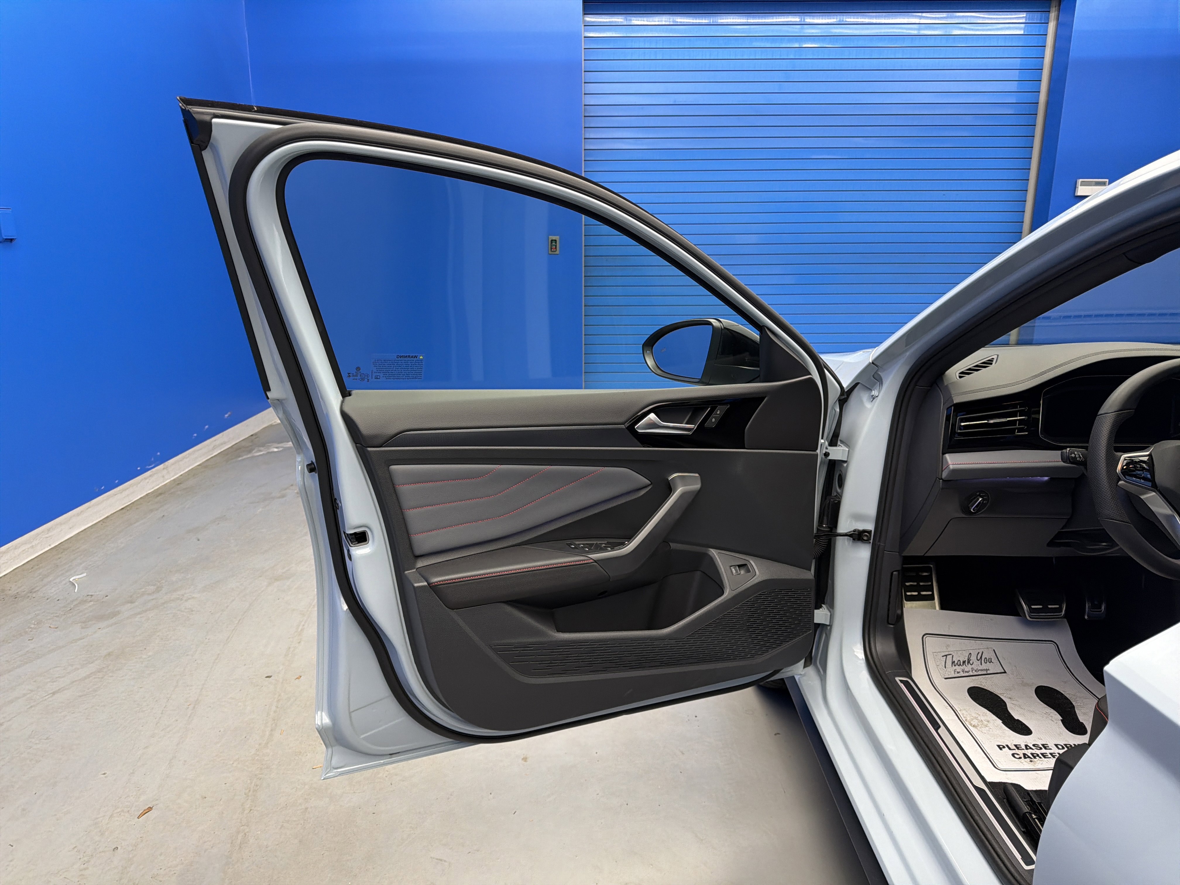 Used 2025 Volkswagen Jetta GLI Autobahn image 10