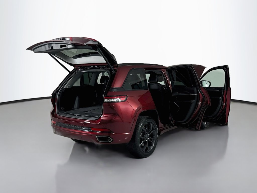 Used 2023 Jeep Grand Cherokee 30th Anniversary AWD/4WD image 25