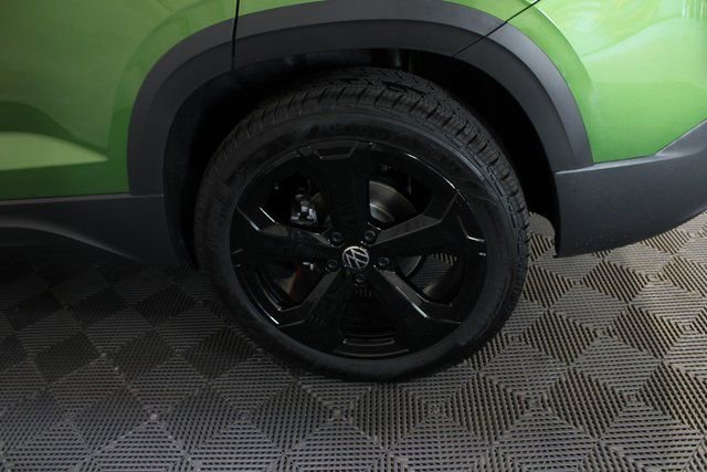 New 2025 Volkswagen Taos SE image 24