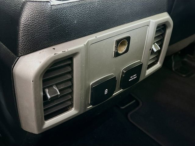 Used 2019 Ford F350 Lariat w/ Chrome Package image 27