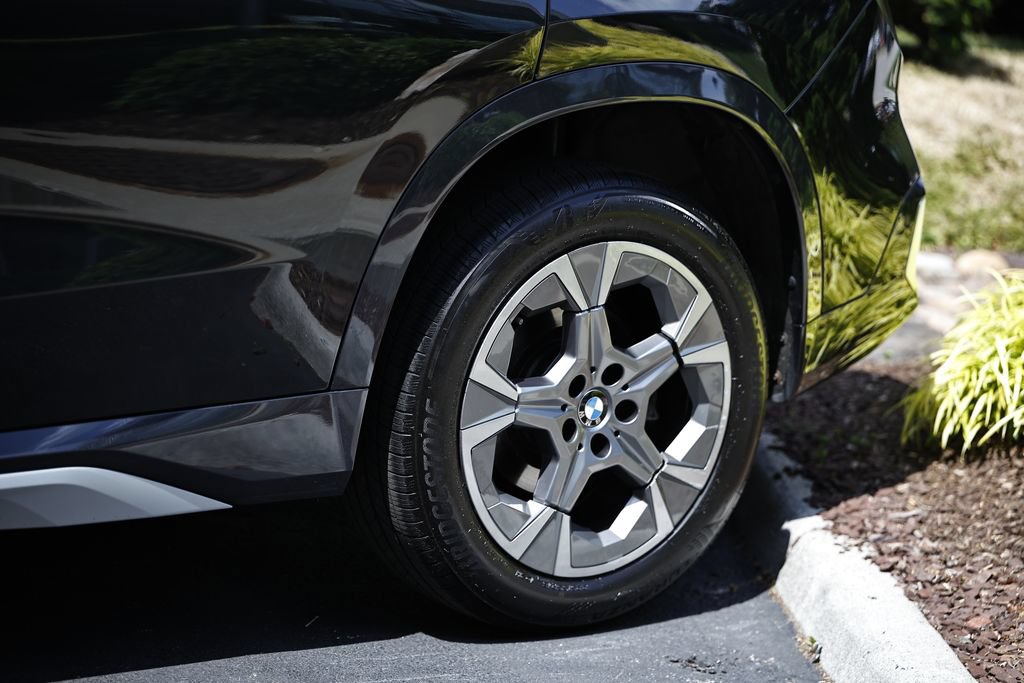 Used 2025 BMW X1 xDrive28i AWD/4WD image 10