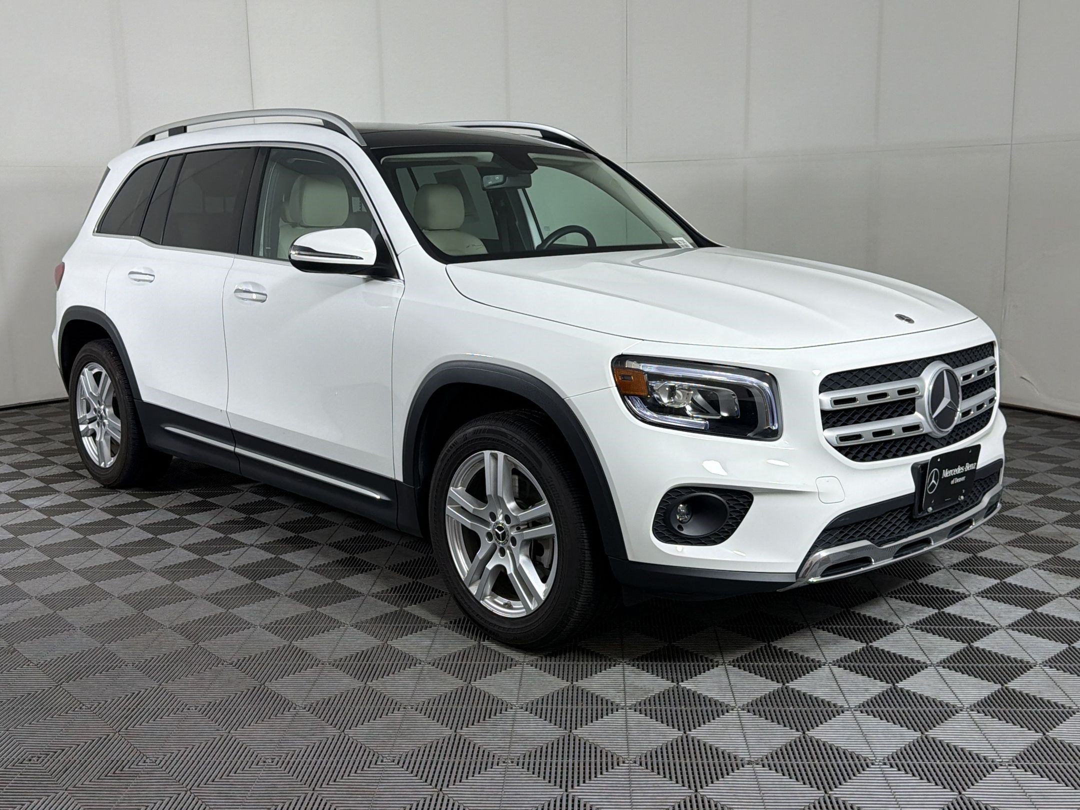 Used 2022 Mercedes-Benz GLB 250 4MATIC image 7