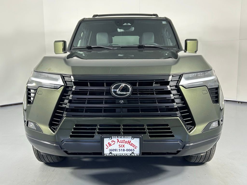 Used 2024 Lexus GX 550 w/ Accessory Package (2T) AWD/4WD image 2