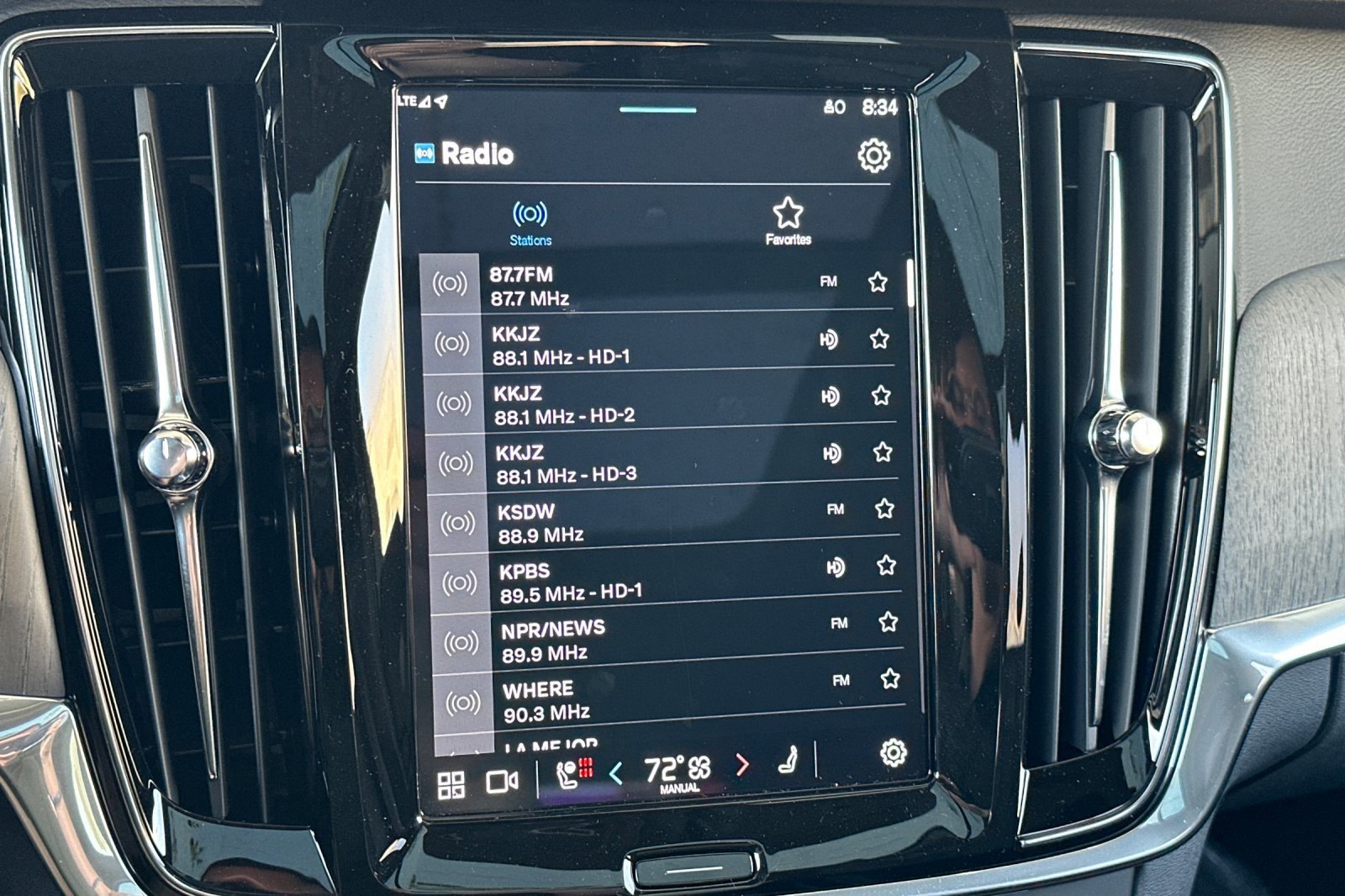 New 2025 Volvo V90 B6 Cross Country Ultra w/ Protection Package Premier image 15