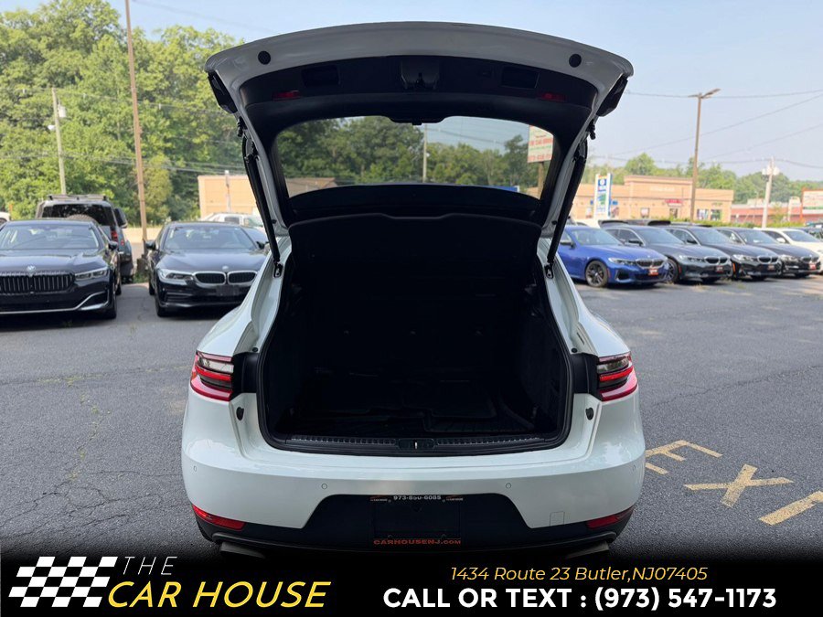 Used 2018 Porsche Macan AWD/4WD image 20