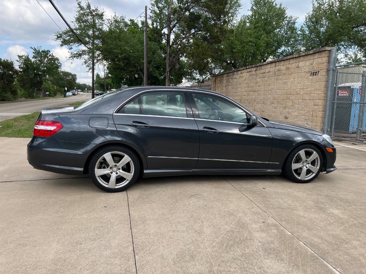 Used 2010 Mercedes-Benz E 350 Sedan image 15