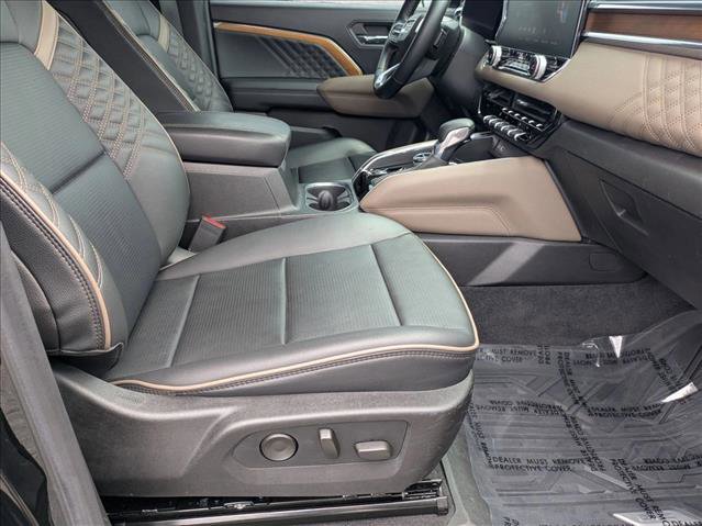 Used 2023 GMC Canyon Denali w/ Denali Black Edition image 20