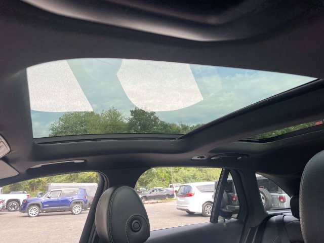 Used 2019 Mercedes-Benz GLC 300 4MATIC image 24