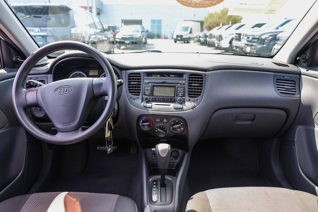 Used 2009 Kia Rio LX FWD image 2