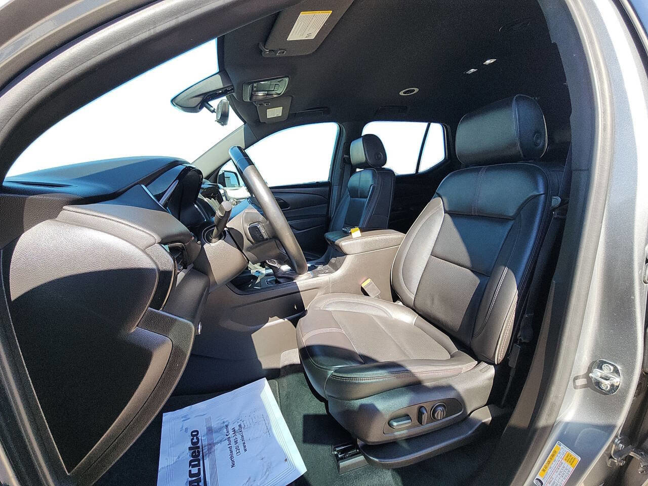 Used 2023 Chevrolet Traverse RS AWD/4WD image 9