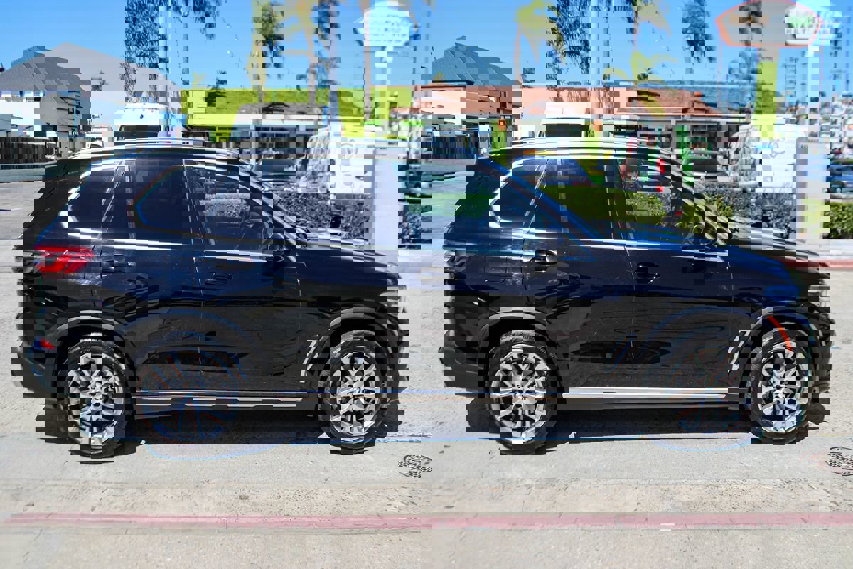 Used 2020 BMW X5 xDrive40i w/ Premium Package image 6