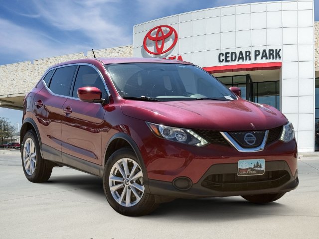 Used 2019 Nissan Rogue Sport S w/ Appearance Package FWD image 1