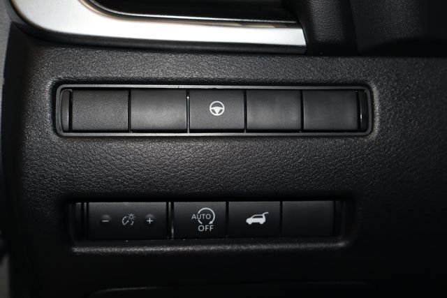 Used 2024 Nissan Rogue SV image 18