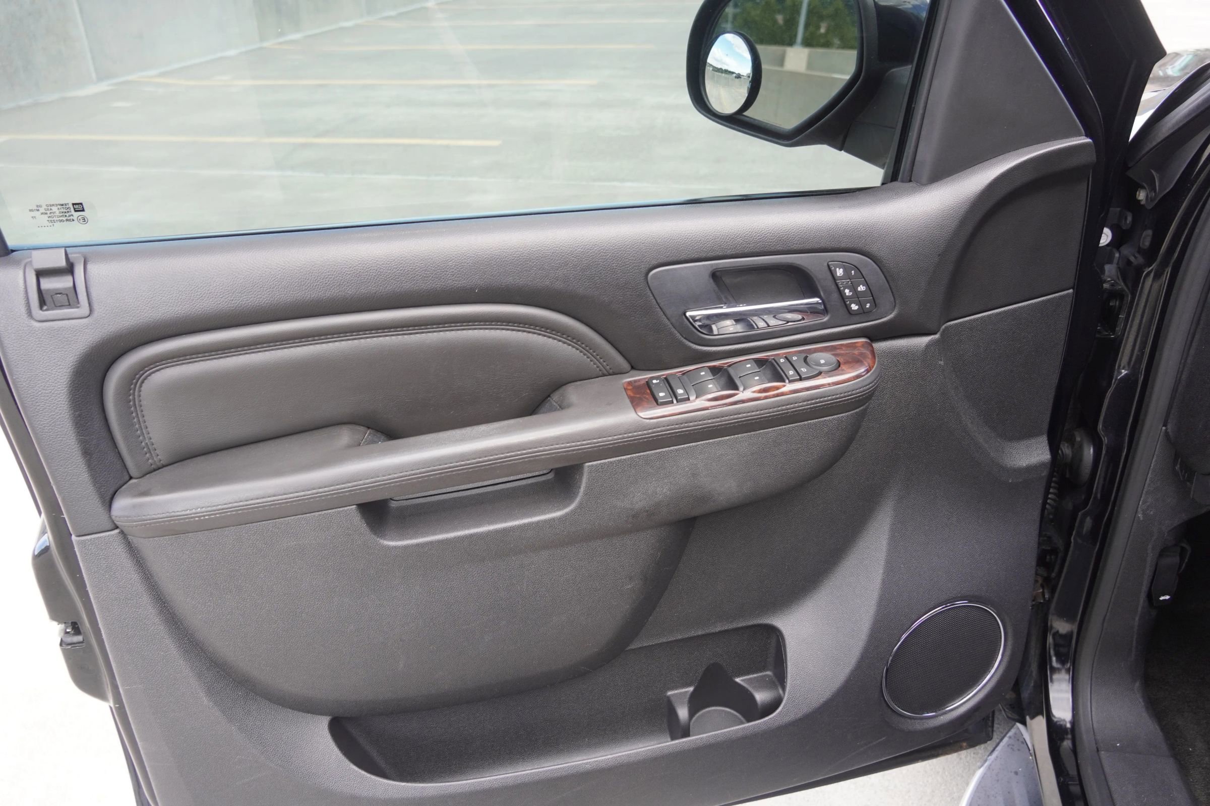 Used 2012 GMC Yukon Denali image 40