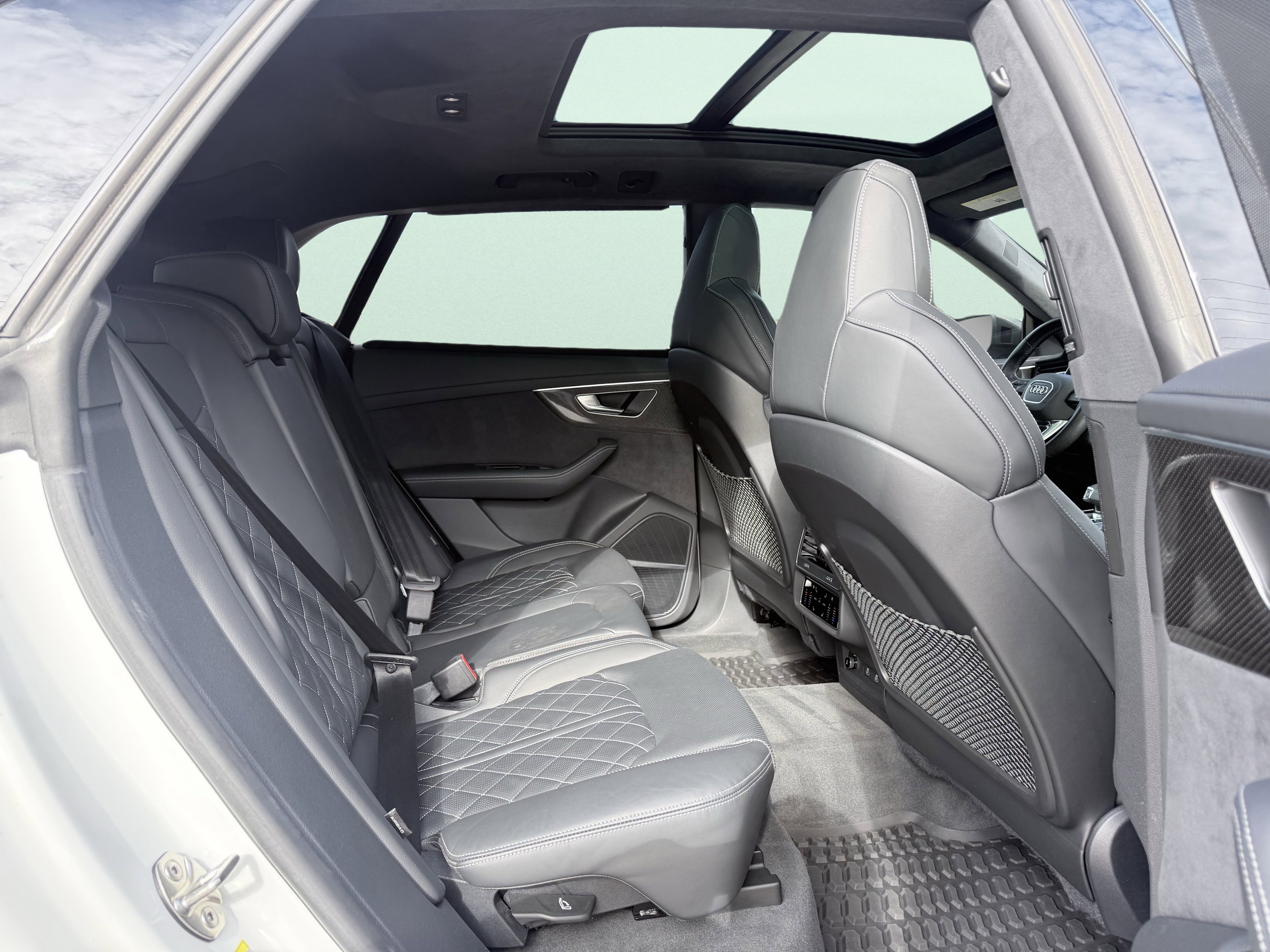 Used 2023 Audi SQ8 Prestige image 41