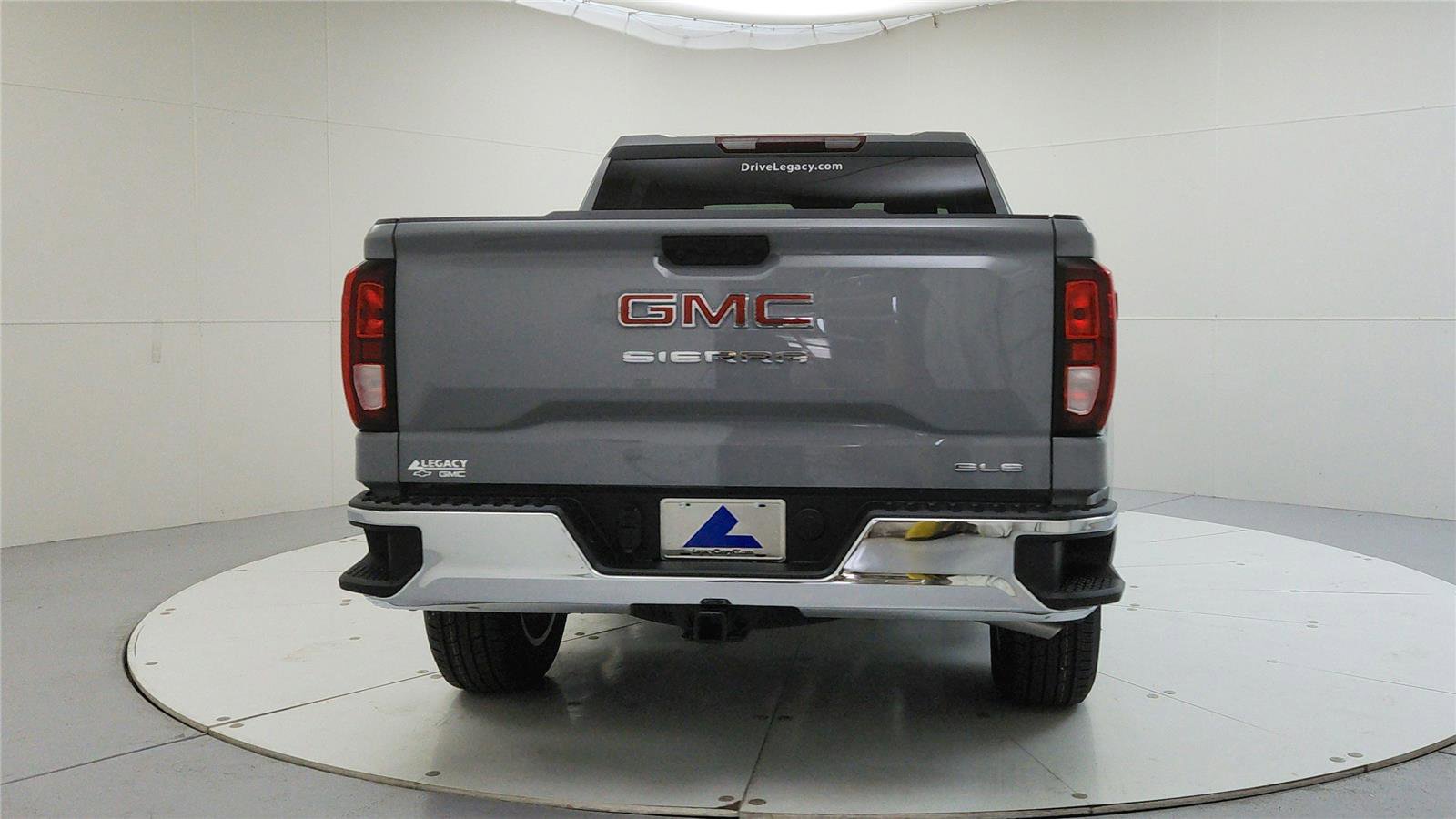 Used 2025 GMC Sierra 1500 SLE image 6