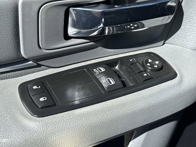 Used 2015 RAM 1500 Express image 34