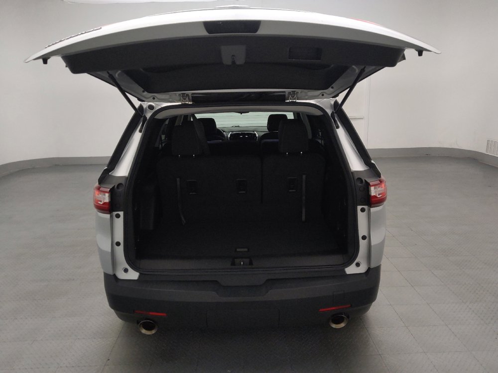 Used 2021 Chevrolet Traverse LS FWD image 29