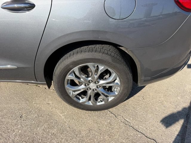 Used 2021 Buick Enclave Avenir w/ Avenir Technology Package AWD/4WD image 6