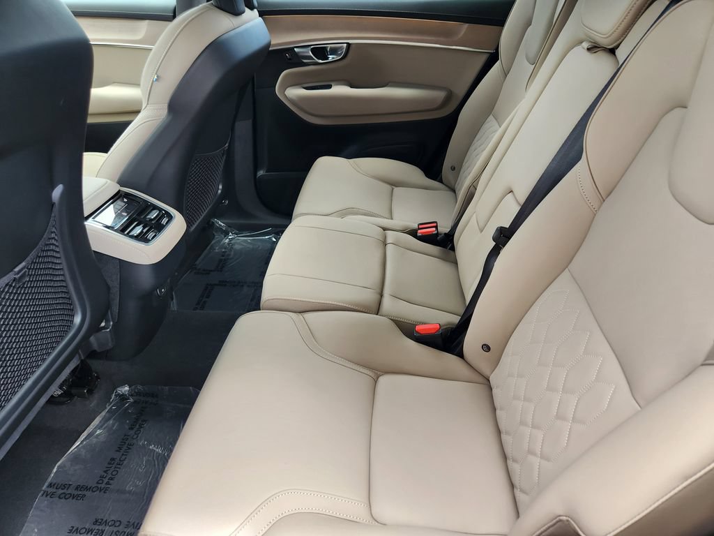 New 2026 Volvo XC90 B6 Plus w/ Protection Package Premier AWD/4WD image 19