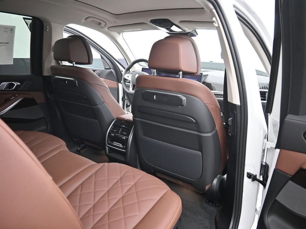 New 2026 BMW X7 xDrive40i image 24