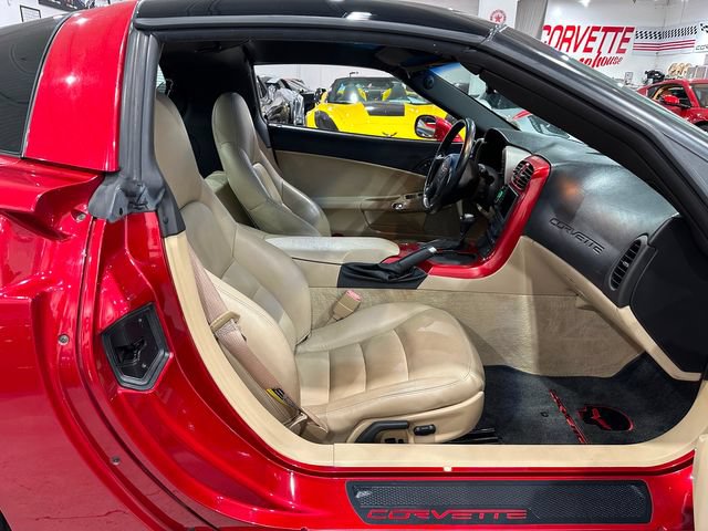 Used 2005 Chevrolet Corvette Coupe w/ Preferred Equipment Group RWD image 9