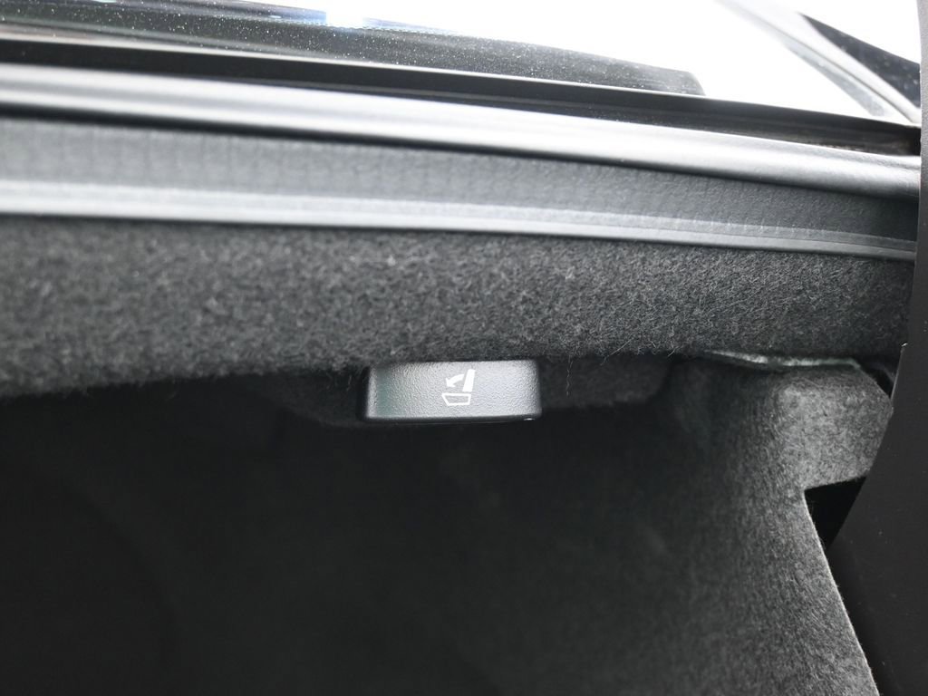 Used 2017 Acura TLX V6 image 40