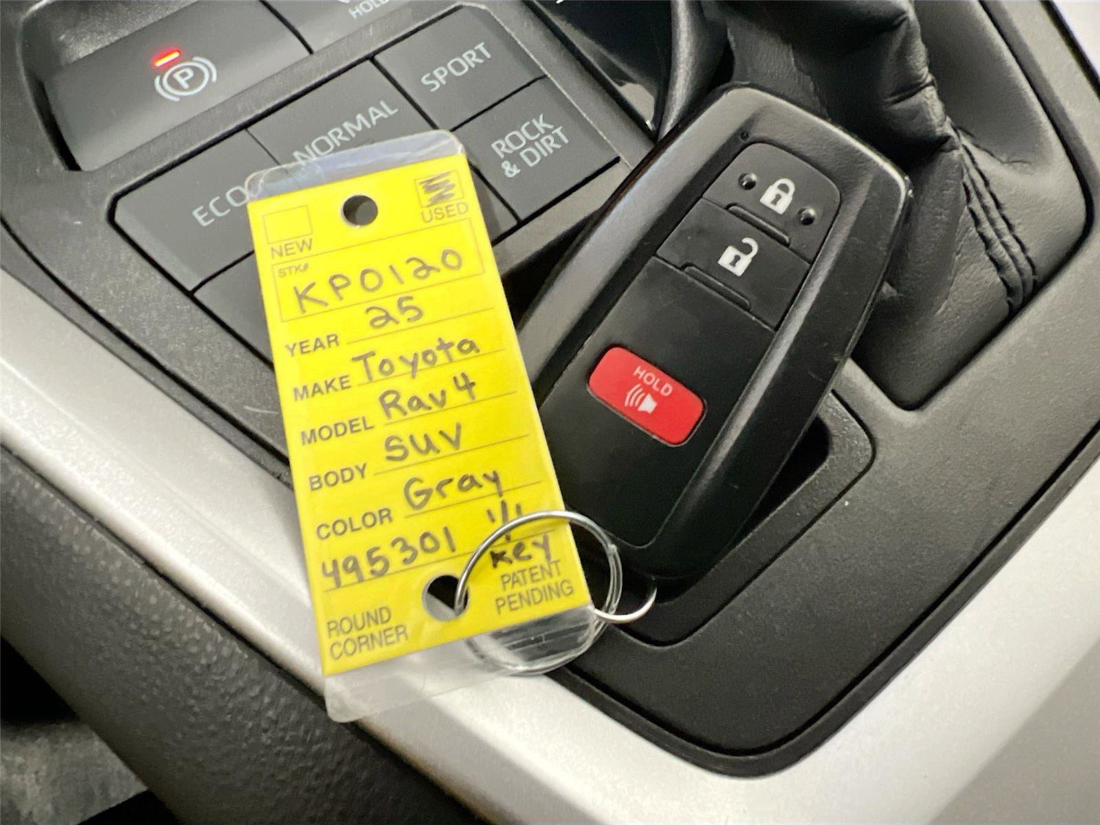 Used 2025 Toyota RAV4 XLE image 12